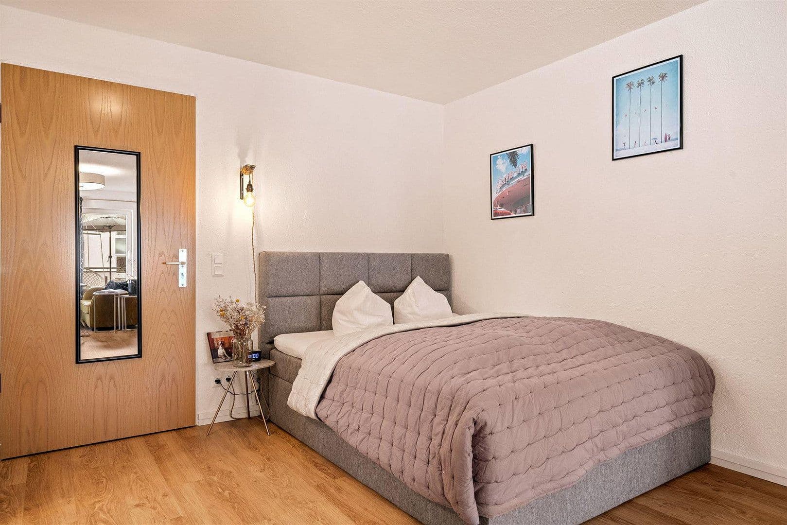 Pronájem bytu 1+1 43 m², Friedrichshafen, Bádensko-Württembersko Pronájem bytu 1+1 43 m², Friedrichshafen, Bádensko-Württembersko