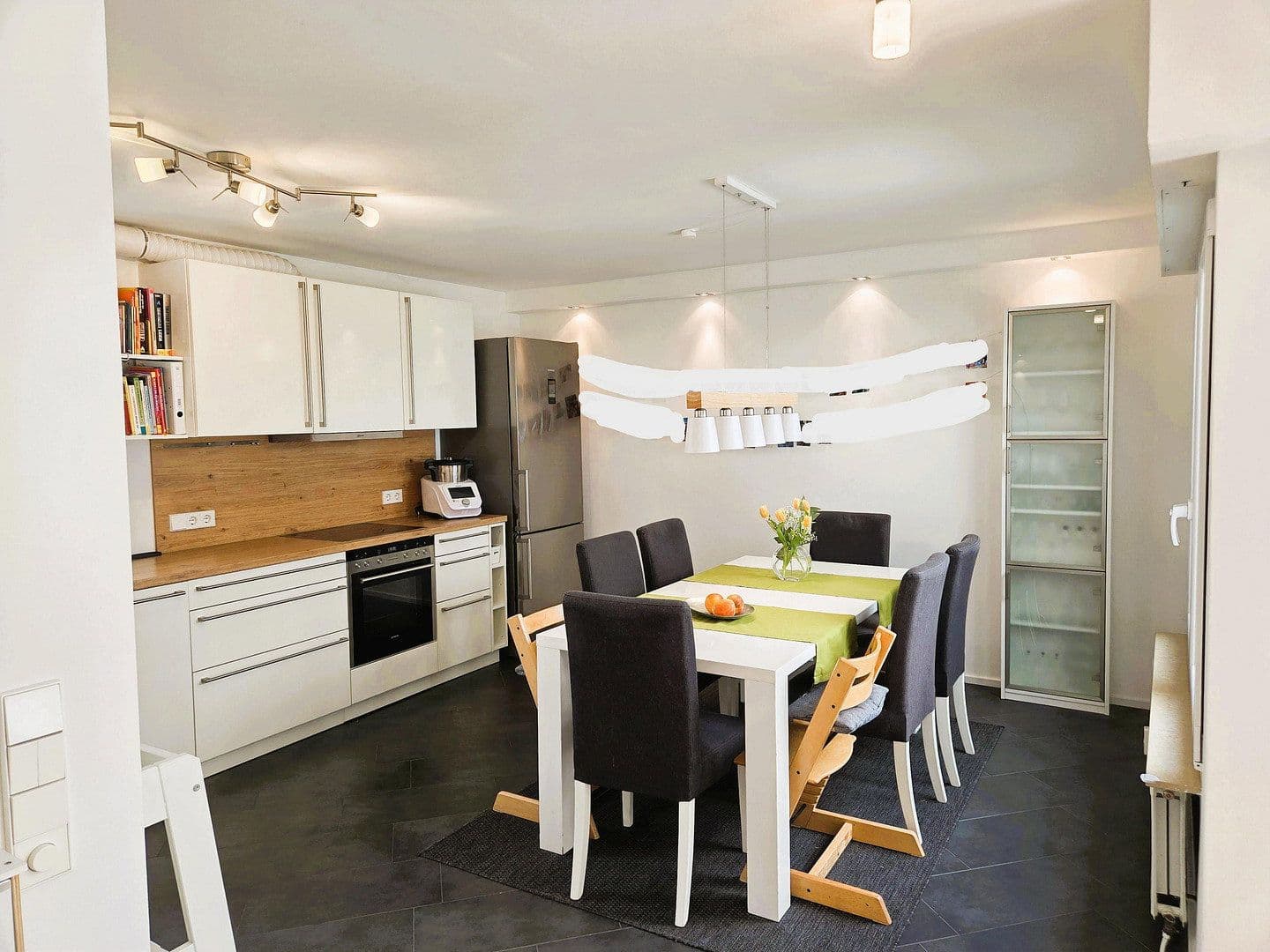 Prodej domu 161 m², pozemek 276 m², Besigheim, Bádensko-Württembersko Prodej domu 161 m², pozemek 276 m², Besigheim, Bádensko-Württembersko