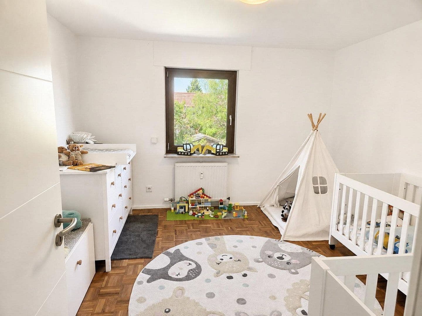 Prodej domu 161 m², pozemek 276 m², Besigheim, Bádensko-Württembersko Prodej domu 161 m², pozemek 276 m², Besigheim, Bádensko-Württembersko