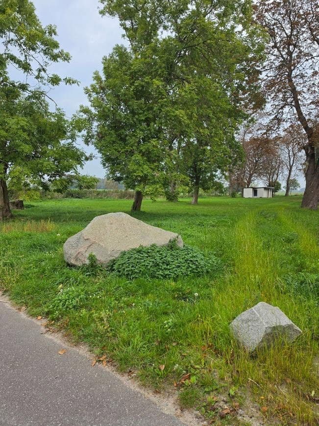 Prodej pozemku 1.298 m², Zehlen 4, Bergen auf Rügen, Mecklenburg-Vorpommern Prodej pozemku 1.298 m², Zehlen 4, Bergen auf Rügen, Mecklenburg-Vorpommern