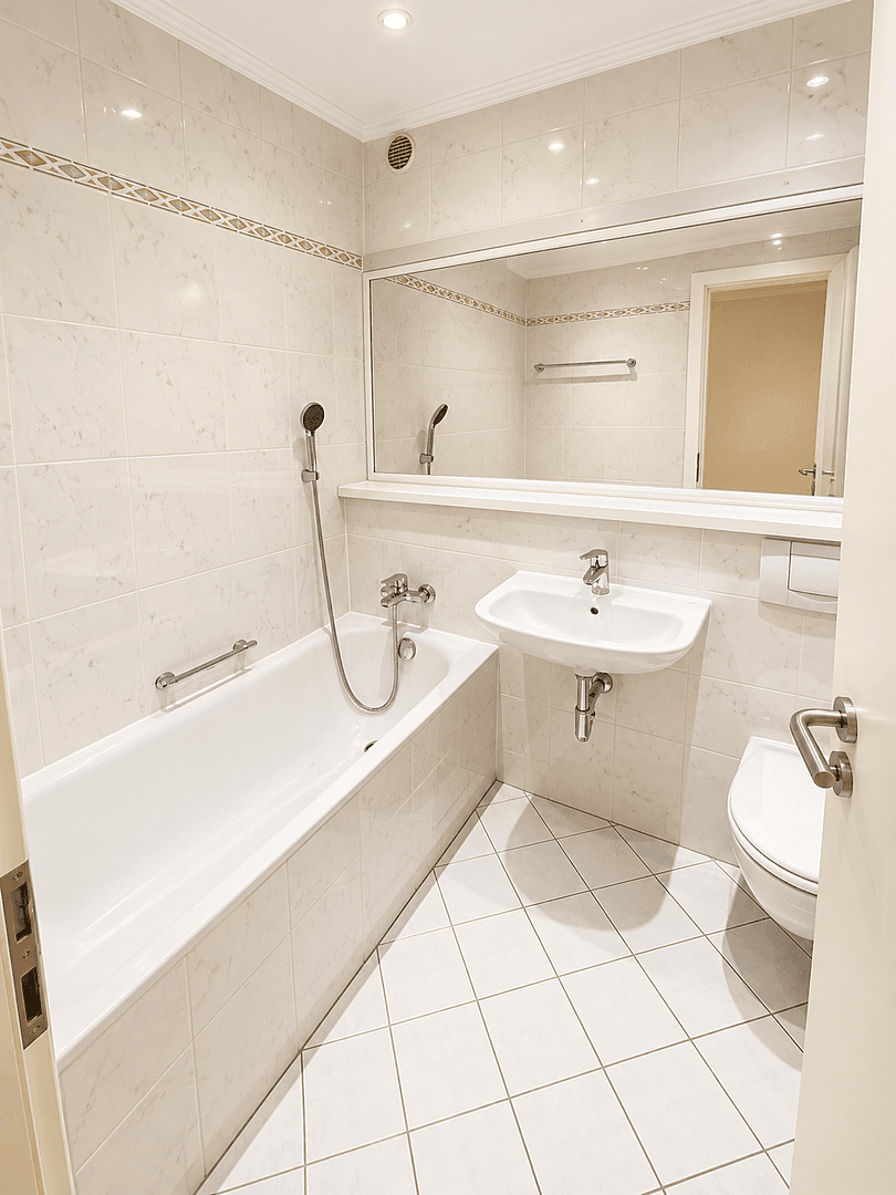 Pronájem bytu 2+1 56 m², Münchnerstr. 56, Unterhaching, Bavorsko Pronájem bytu 2+1 56 m², Münchnerstr. 56, Unterhaching, Bavorsko