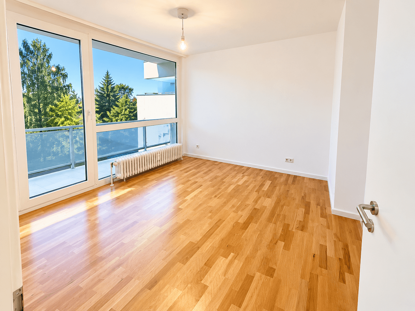 Pronájem bytu 2+1 56 m², Münchnerstr. 56, Unterhaching, Bavorsko Pronájem bytu 2+1 56 m², Münchnerstr. 56, Unterhaching, Bavorsko