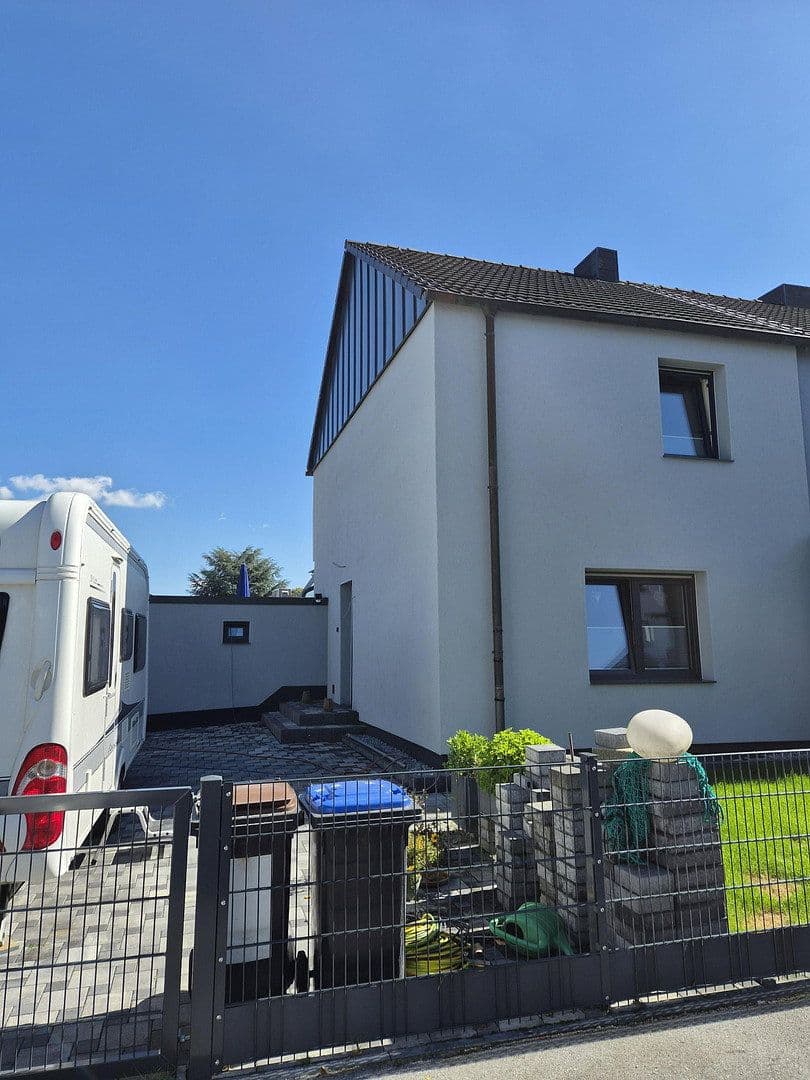 Prodej domu 78 m², pozemek 381 m², Wildroßstraße 87, Gelsenkirchen, Severní Porýní-Vestfálsko Prodej domu 78 m², pozemek 381 m², Wildroßstraße 87, Gelsenkirchen, Severní Porýní-Vestfálsko