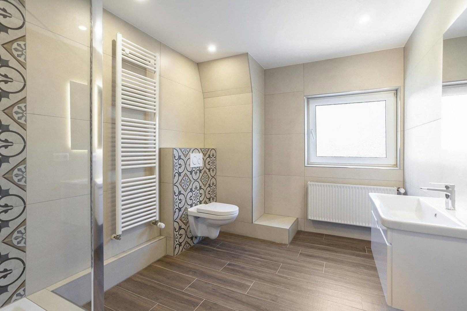 Prodej domu 230 m², pozemek 302 m², Nimweger Straße 45, Kleve, Severní Porýní-Vestfálsko Prodej domu 230 m², pozemek 302 m², Nimweger Straße 45, Kleve, Severní Porýní-Vestfálsko