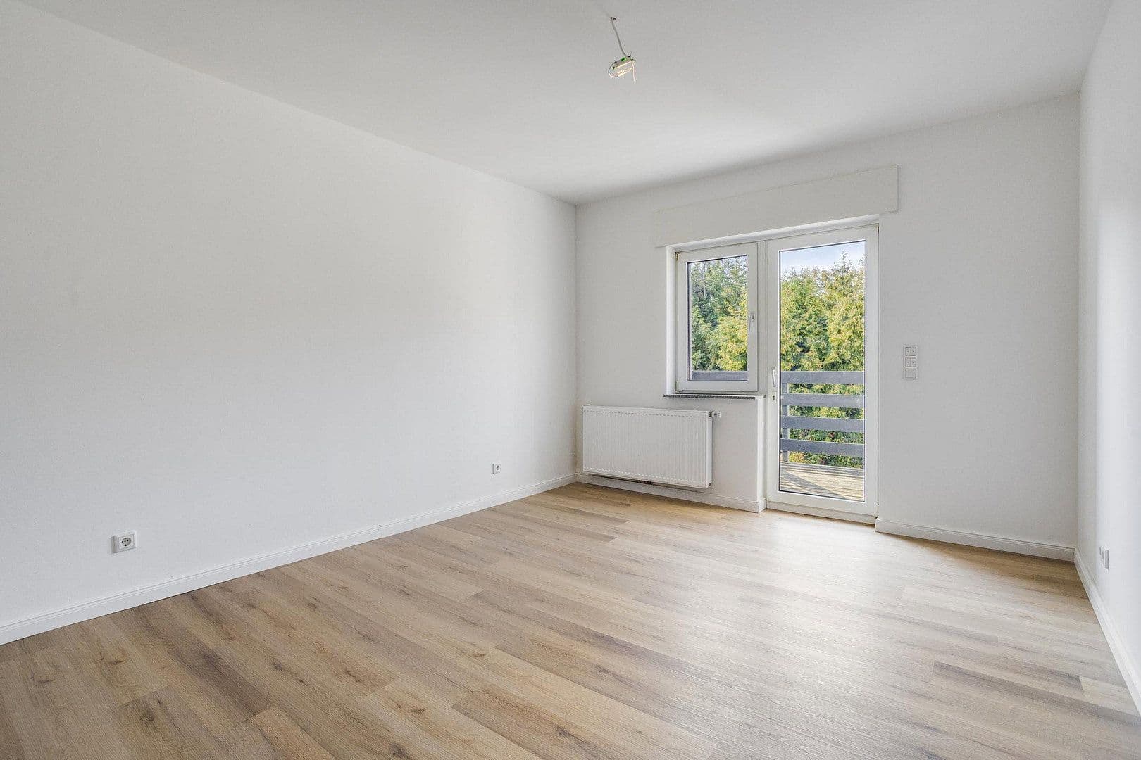 Prodej domu 230 m², pozemek 302 m², Nimweger Straße 45, Kleve, Severní Porýní-Vestfálsko Prodej domu 230 m², pozemek 302 m², Nimweger Straße 45, Kleve, Severní Porýní-Vestfálsko