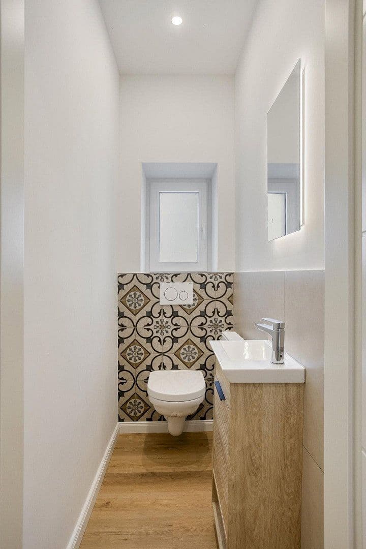 Prodej domu 230 m², pozemek 302 m², Nimweger Straße 45, Kleve, Severní Porýní-Vestfálsko Prodej domu 230 m², pozemek 302 m², Nimweger Straße 45, Kleve, Severní Porýní-Vestfálsko