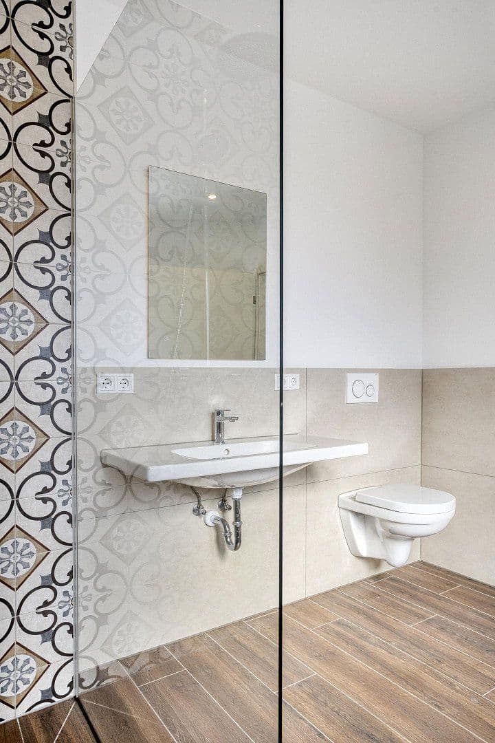 Prodej domu 230 m², pozemek 302 m², Nimweger Straße 45, Kleve, Severní Porýní-Vestfálsko Prodej domu 230 m², pozemek 302 m², Nimweger Straße 45, Kleve, Severní Porýní-Vestfálsko