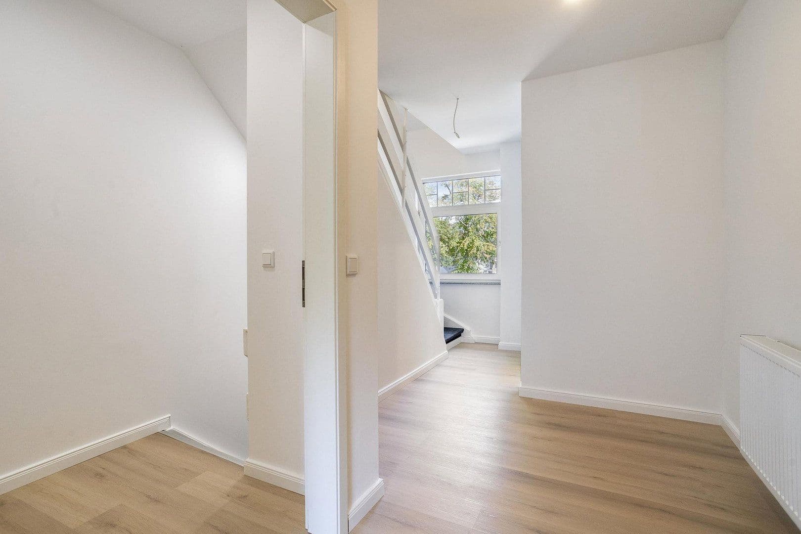 Prodej domu 230 m², pozemek 302 m², Nimweger Straße 45, Kleve, Severní Porýní-Vestfálsko Prodej domu 230 m², pozemek 302 m², Nimweger Straße 45, Kleve, Severní Porýní-Vestfálsko