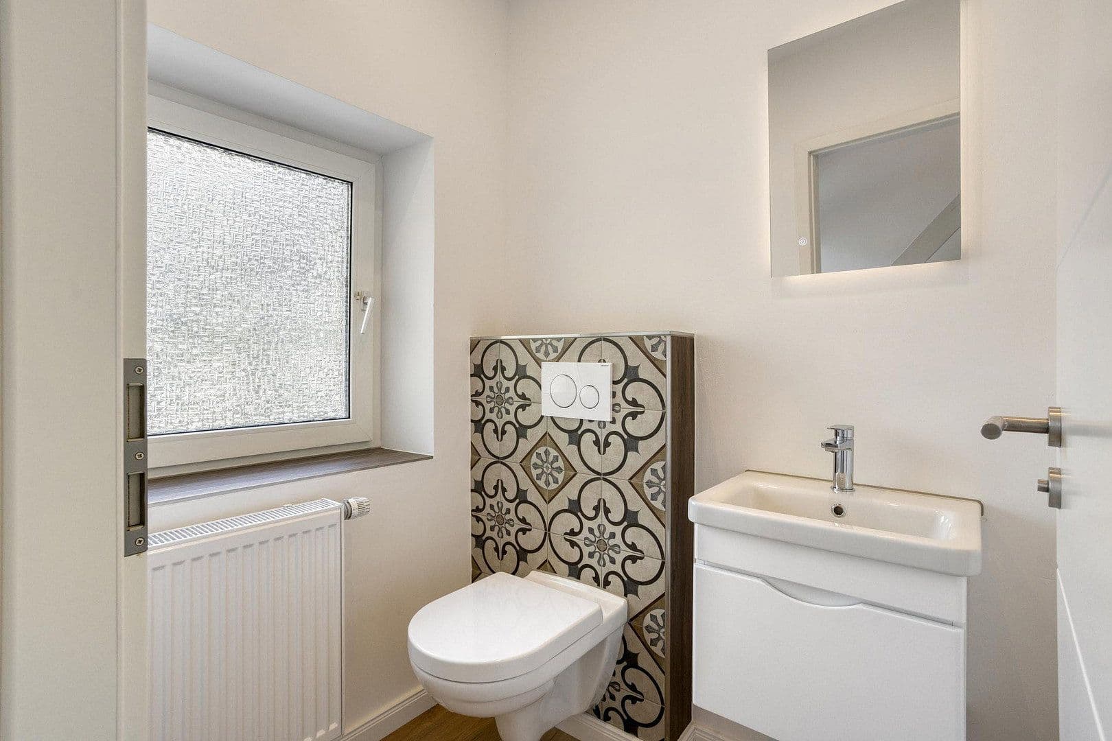 Prodej domu 230 m², pozemek 302 m², Nimweger Straße 45, Kleve, Severní Porýní-Vestfálsko Prodej domu 230 m², pozemek 302 m², Nimweger Straße 45, Kleve, Severní Porýní-Vestfálsko