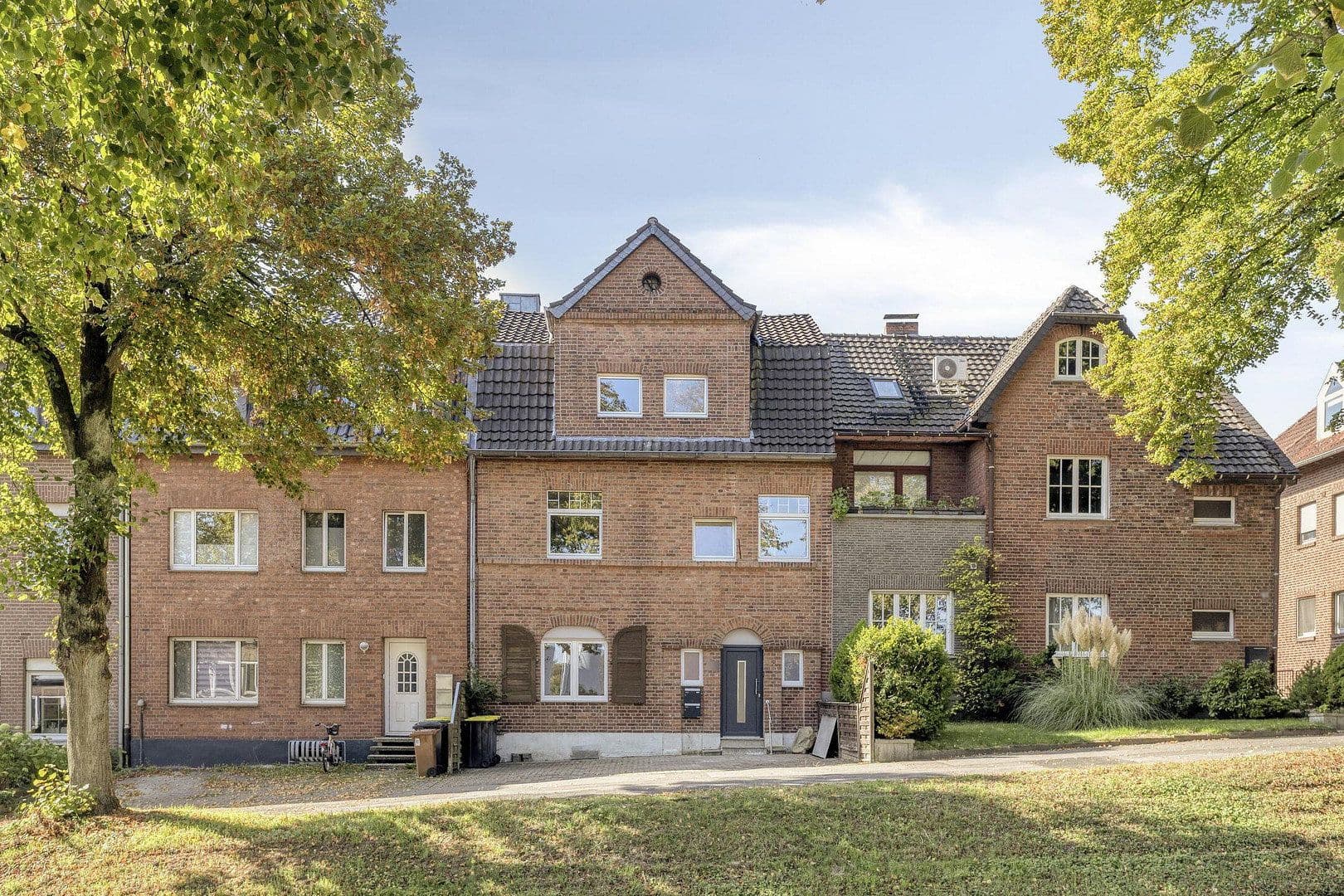 Prodej domu 230 m², pozemek 302 m², Nimweger Straße 45, Kleve, Severní Porýní-Vestfálsko Prodej domu 230 m², pozemek 302 m², Nimweger Straße 45, Kleve, Severní Porýní-Vestfálsko