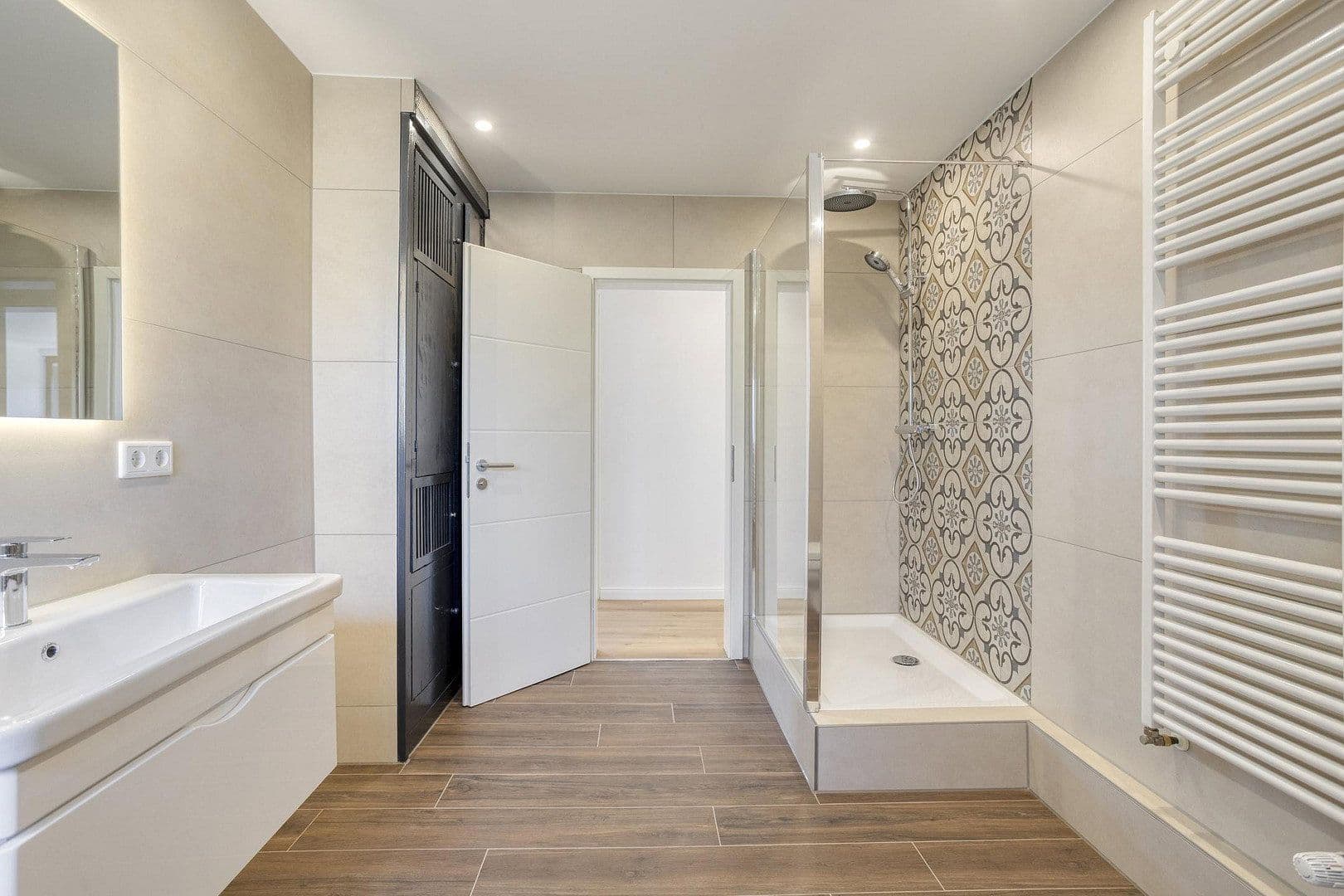 Prodej domu 230 m², pozemek 302 m², Nimweger Straße 45, Kleve, Severní Porýní-Vestfálsko Prodej domu 230 m², pozemek 302 m², Nimweger Straße 45, Kleve, Severní Porýní-Vestfálsko