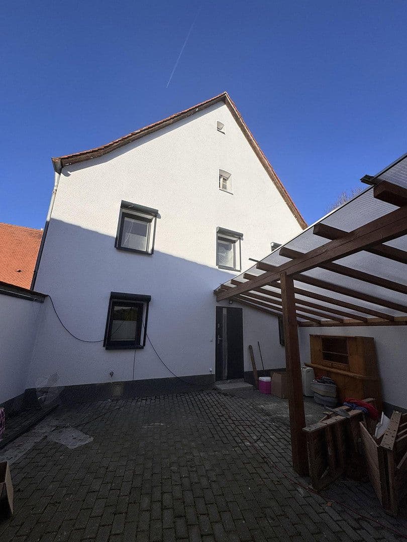 Prodej domu 139 m², pozemek 916 m², Wappeltshofen 4, Altdorf bei Nürnberg, Bavorsko Prodej domu 139 m², pozemek 916 m², Wappeltshofen 4, Altdorf bei Nürnberg, Bavorsko