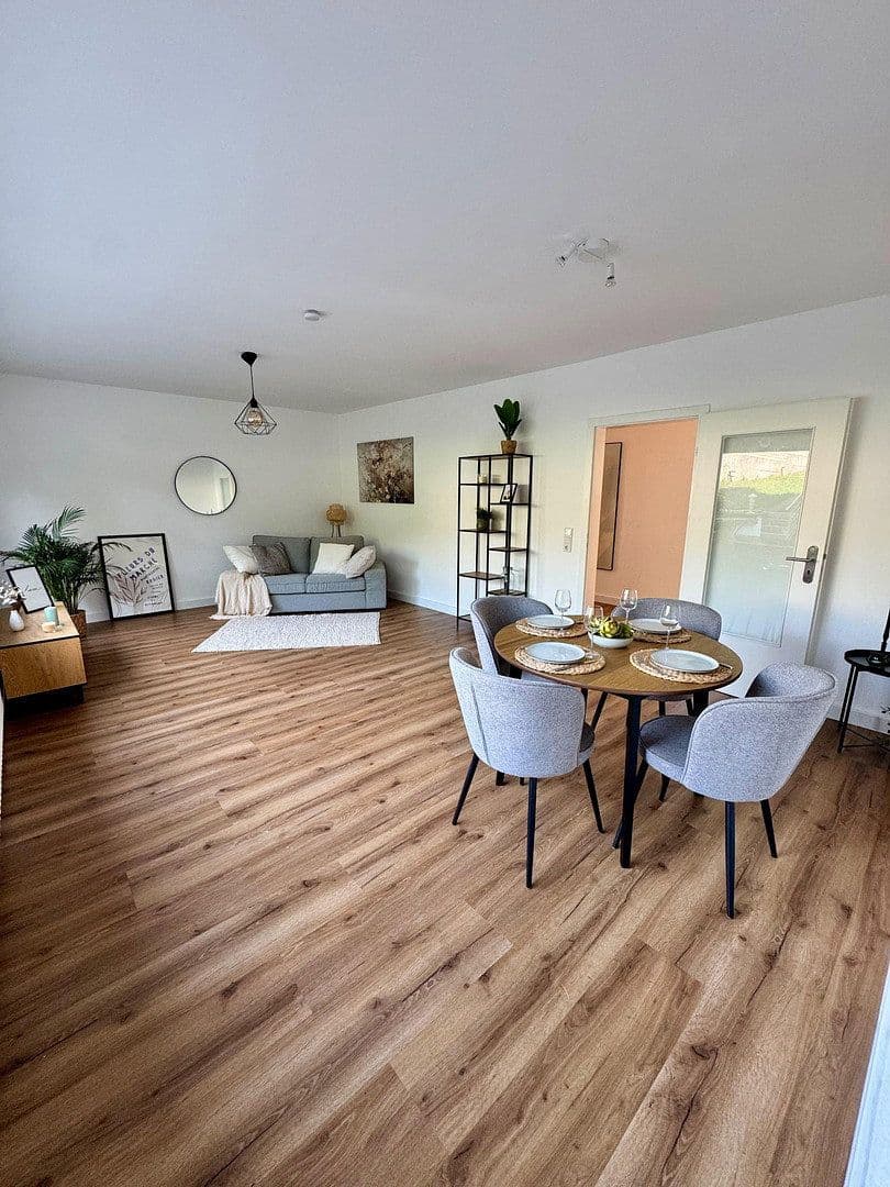 Prodej domu 264 m², pozemek 544 m², Brühl, Severní Porýní-Vestfálsko Prodej domu 264 m², pozemek 544 m², Brühl, Severní Porýní-Vestfálsko