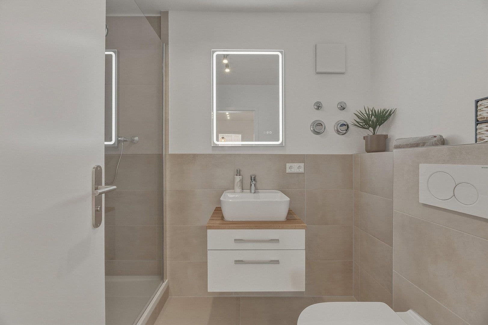 Prodej bytu 2+1 63 m², Kirchheim unter Teck, Bádensko-Württembersko Prodej bytu 2+1 63 m², Kirchheim unter Teck, Bádensko-Württembersko