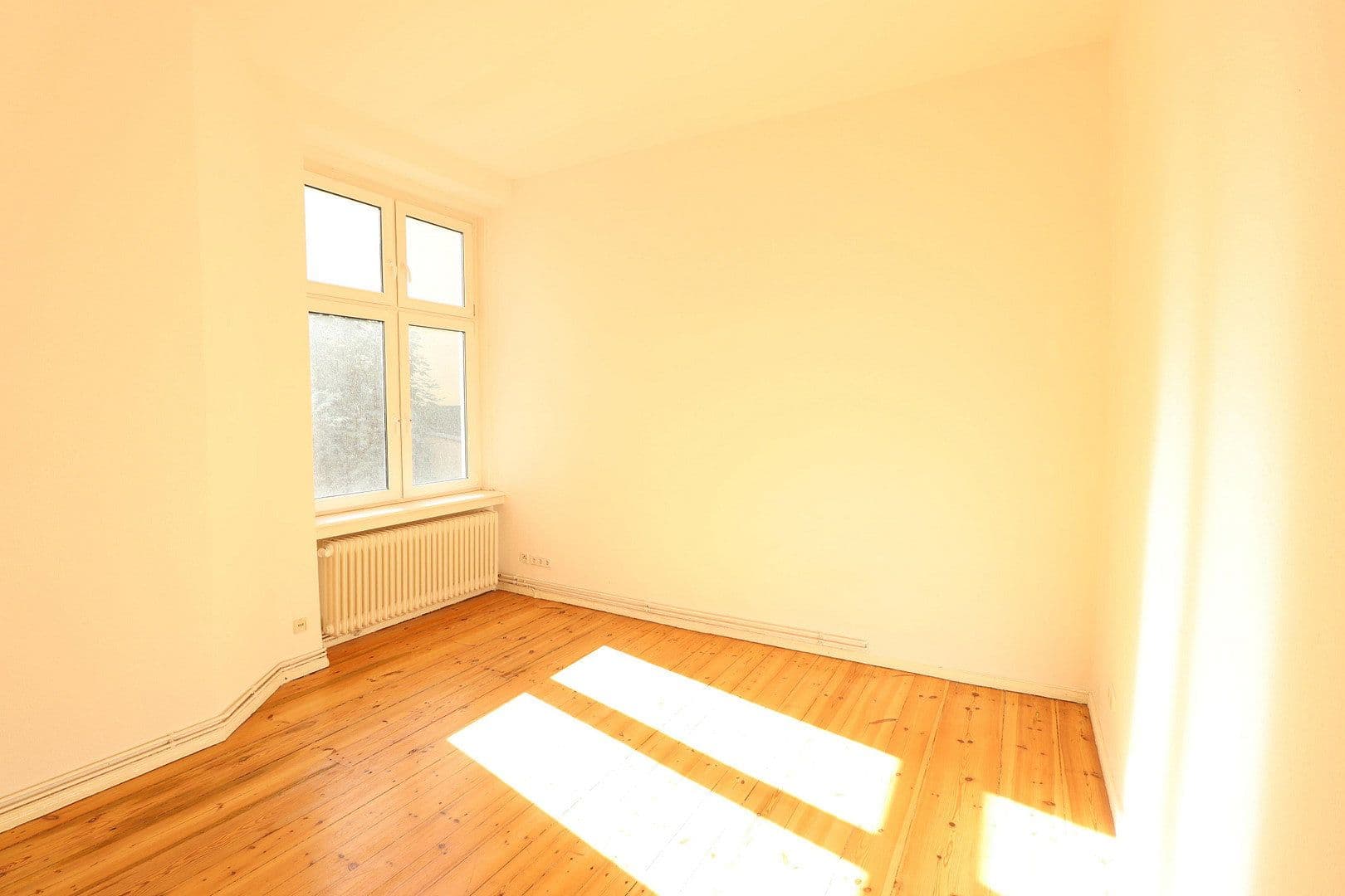 Pronájem bytu 2+1 74 m², Antwerpener Str. 00, Berlin, Berlín Pronájem bytu 2+1 74 m², Antwerpener Str. 00, Berlin, Berlín