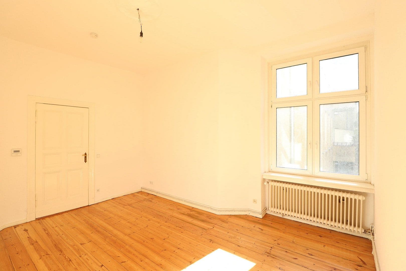 Pronájem bytu 2+1 74 m², Antwerpener Str. 00, Berlin, Berlín Pronájem bytu 2+1 74 m², Antwerpener Str. 00, Berlin, Berlín