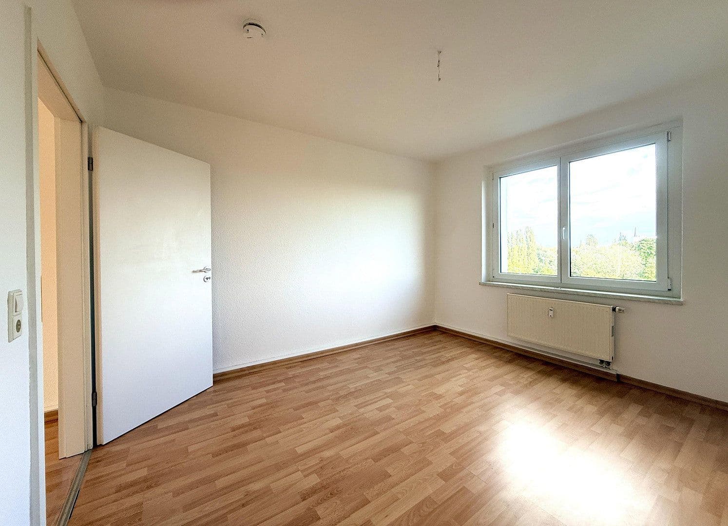Pronájem bytu 2+1 55 m², Franz-Mehring-Str. 65, Dresden, Sasko Pronájem bytu 2+1 55 m², Franz-Mehring-Str. 65, Dresden, Sasko