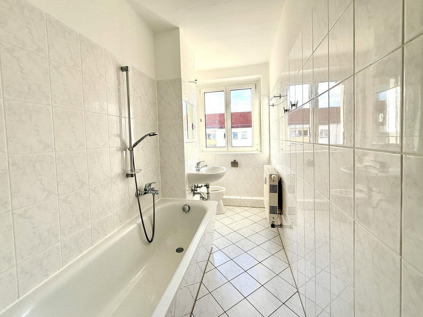 Pronájem bytu 2+1 55 m², Franz-Mehring-Str. 65, Dresden, Sasko Pronájem bytu 2+1 55 m², Franz-Mehring-Str. 65, Dresden, Sasko