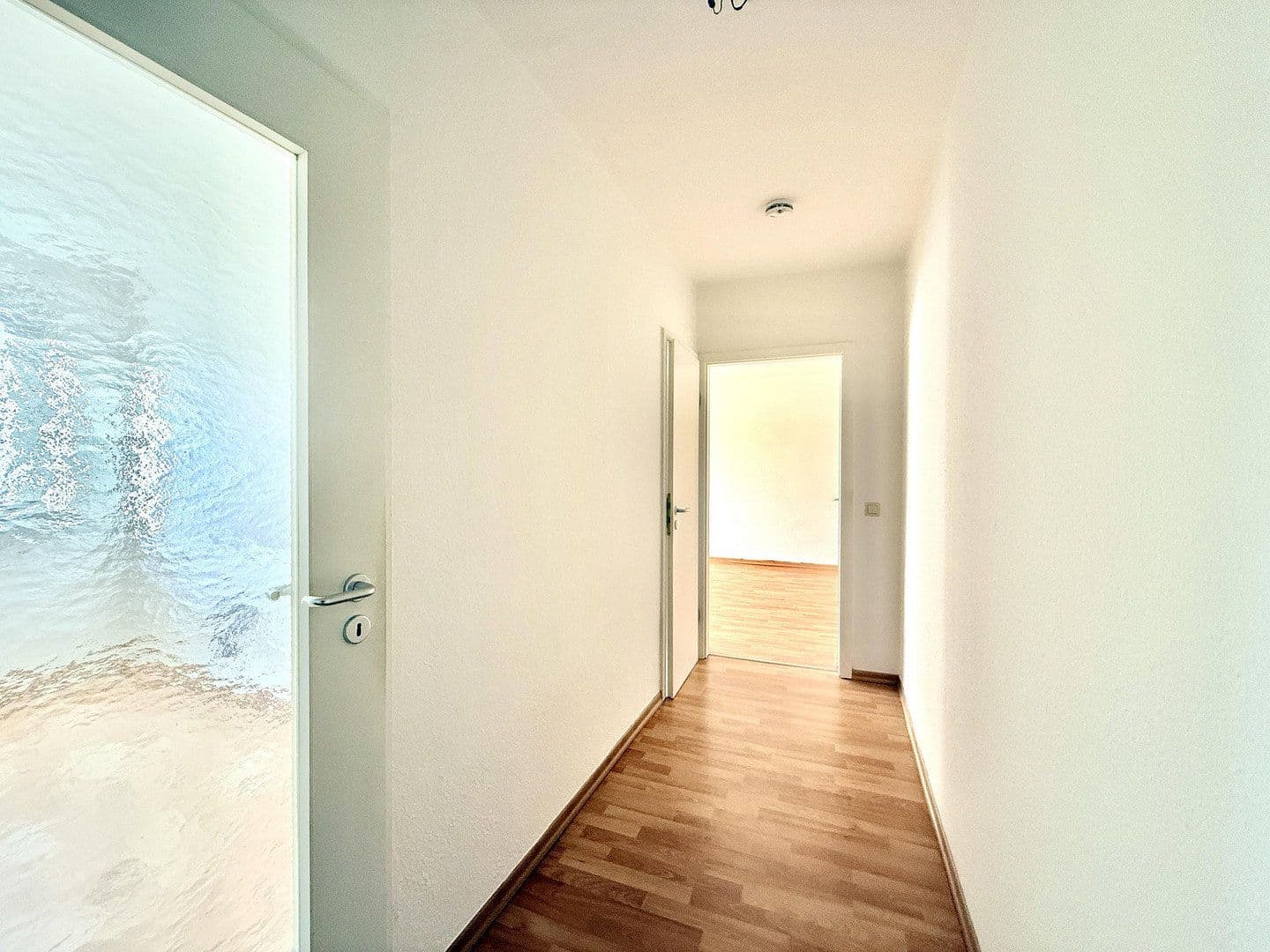 Pronájem bytu 2+1 55 m², Franz-Mehring-Str. 65, Dresden, Sasko Pronájem bytu 2+1 55 m², Franz-Mehring-Str. 65, Dresden, Sasko