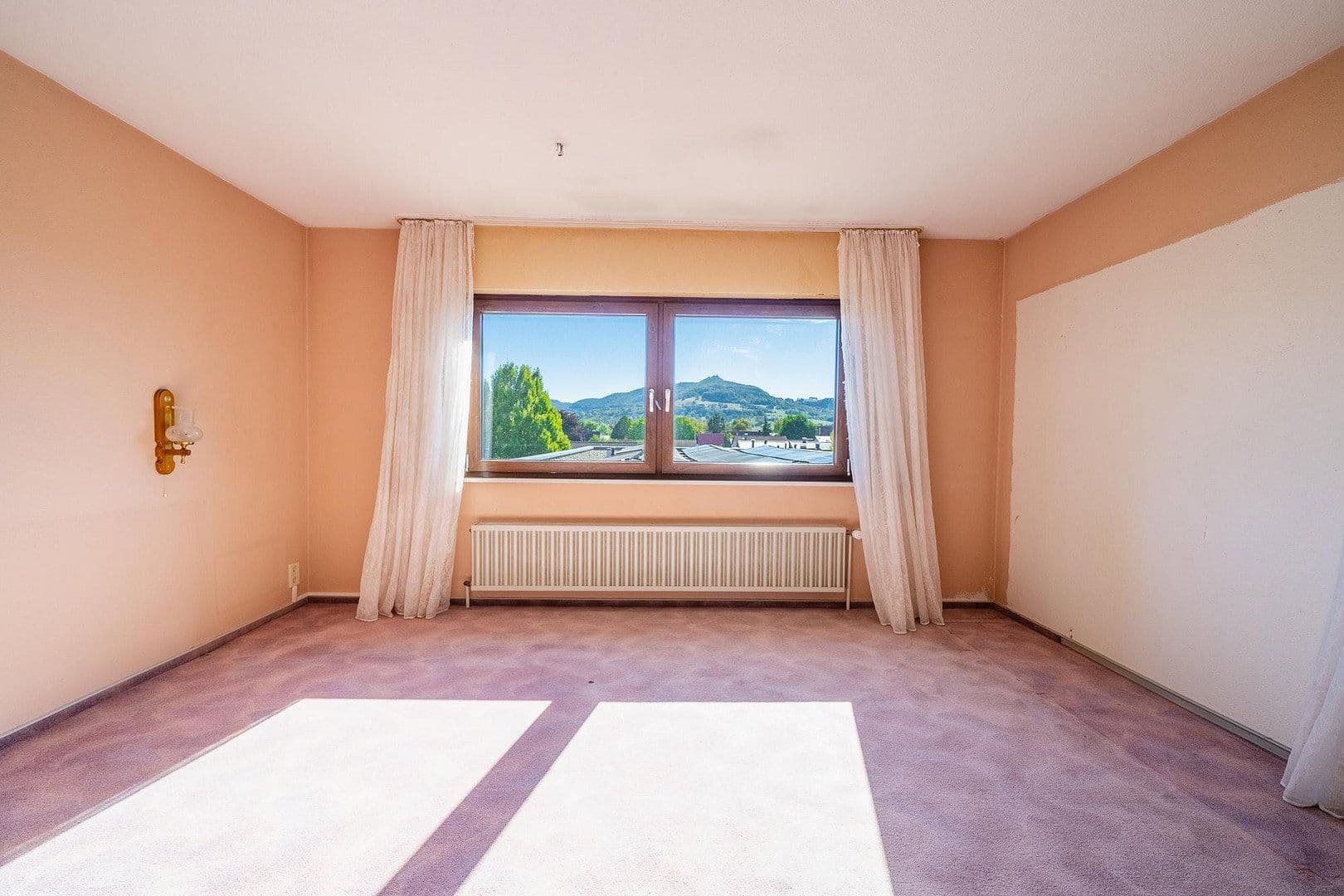 Prodej domu 178 m², pozemek 493 m², Kirchheim unter Teck, Bádensko-Württembersko Prodej domu 178 m², pozemek 493 m², Kirchheim unter Teck, Bádensko-Württembersko