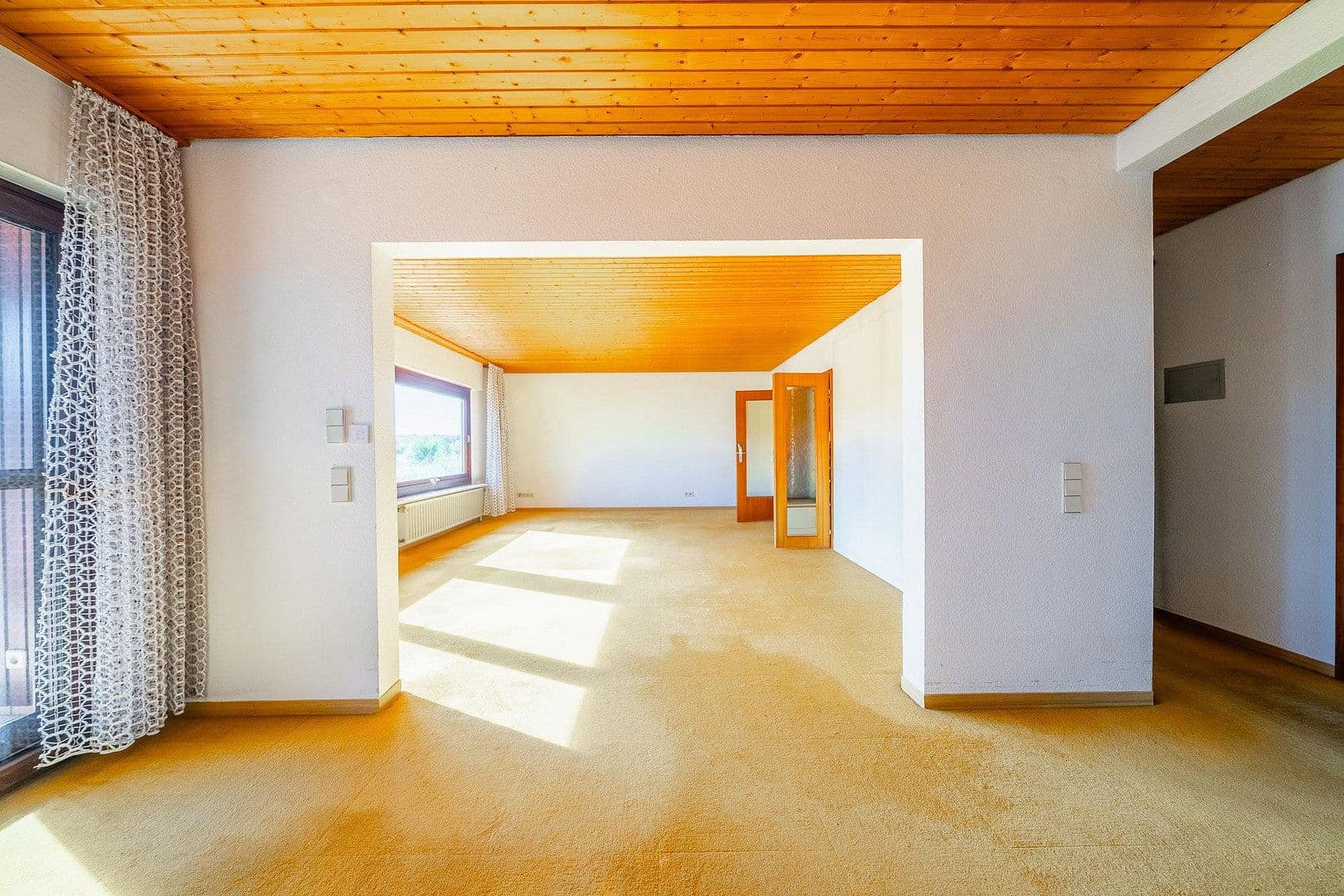 Prodej domu 178 m², pozemek 493 m², Kirchheim unter Teck, Bádensko-Württembersko Prodej domu 178 m², pozemek 493 m², Kirchheim unter Teck, Bádensko-Württembersko