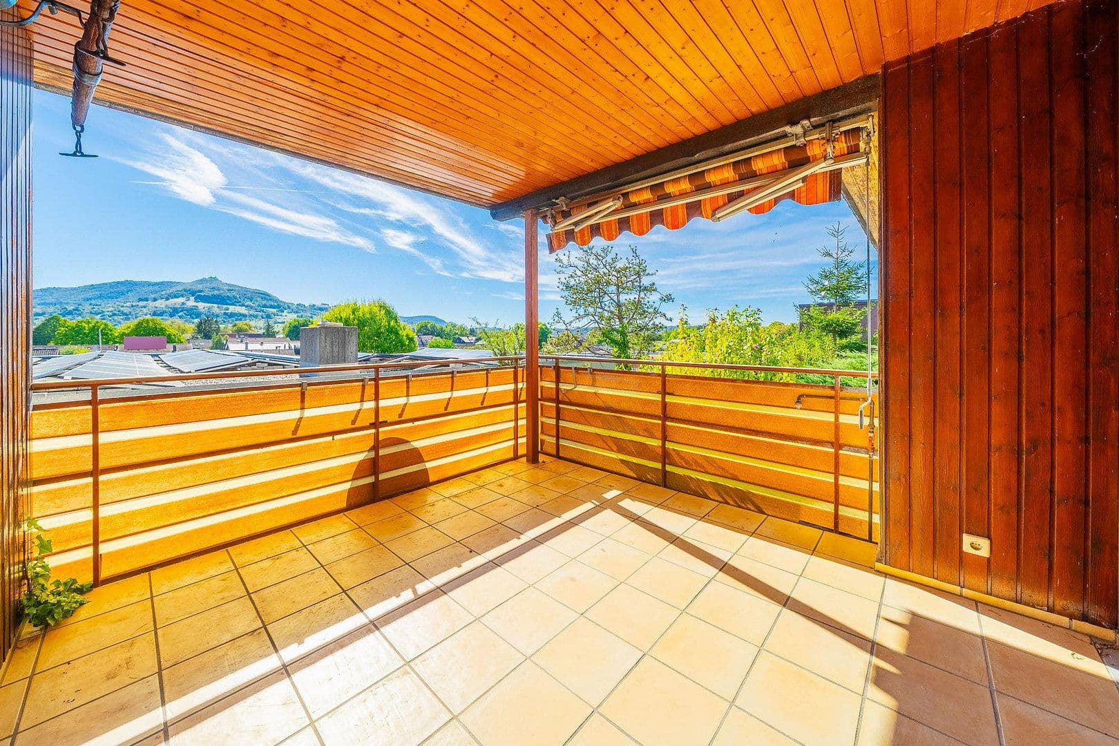 Prodej domu 178 m², pozemek 493 m², Kirchheim unter Teck, Bádensko-Württembersko Prodej domu 178 m², pozemek 493 m², Kirchheim unter Teck, Bádensko-Württembersko