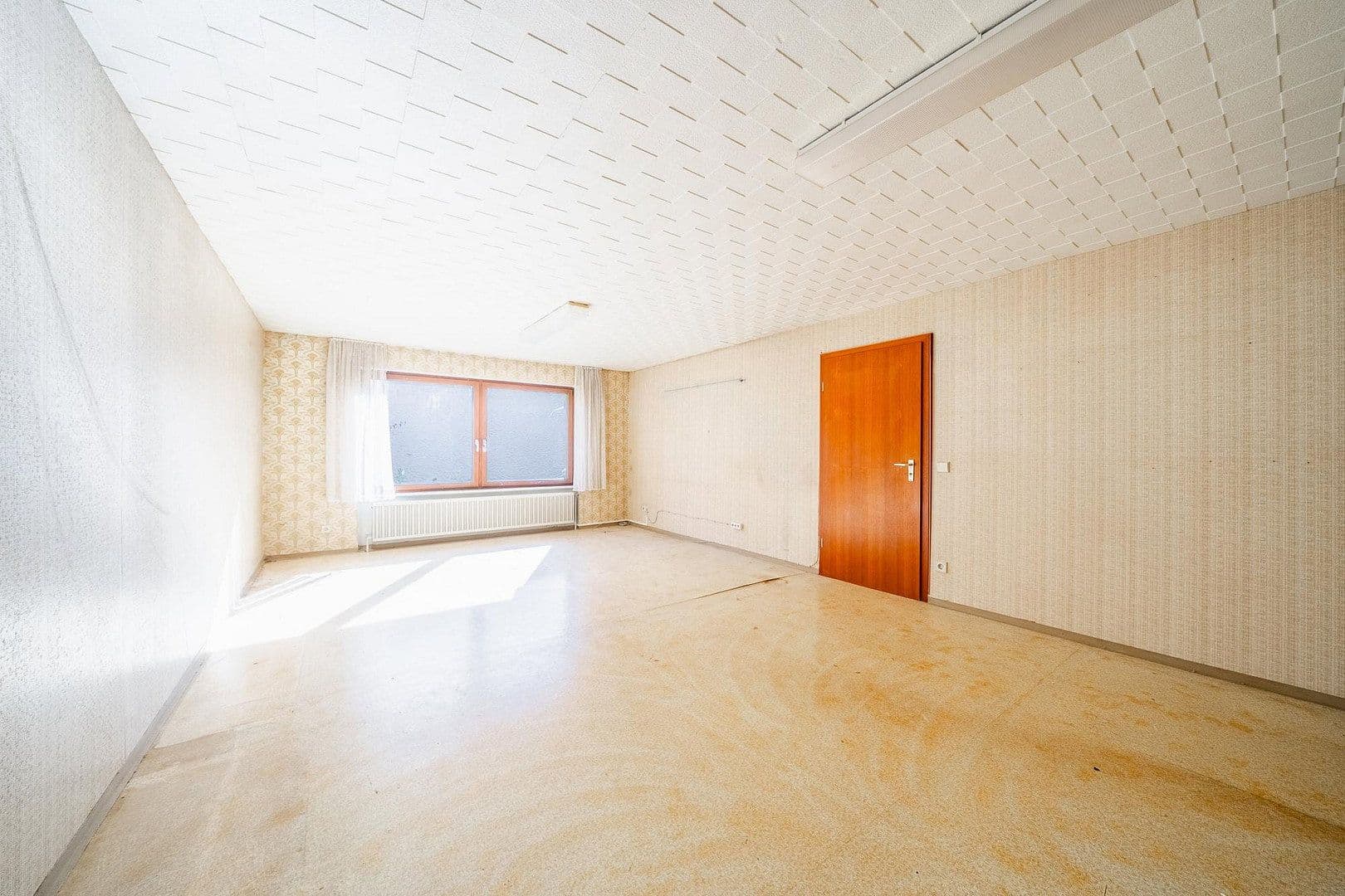 Prodej domu 178 m², pozemek 493 m², Kirchheim unter Teck, Bádensko-Württembersko Prodej domu 178 m², pozemek 493 m², Kirchheim unter Teck, Bádensko-Württembersko