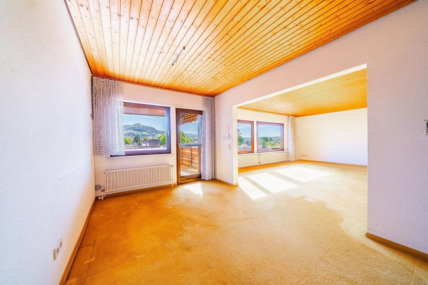 Prodej domu 178 m², pozemek 493 m², Kirchheim unter Teck, Bádensko-Württembersko Prodej domu 178 m², pozemek 493 m², Kirchheim unter Teck, Bádensko-Württembersko