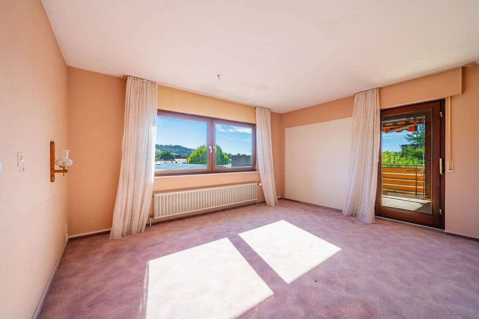Prodej domu 178 m², pozemek 493 m², Kirchheim unter Teck, Bádensko-Württembersko Prodej domu 178 m², pozemek 493 m², Kirchheim unter Teck, Bádensko-Württembersko