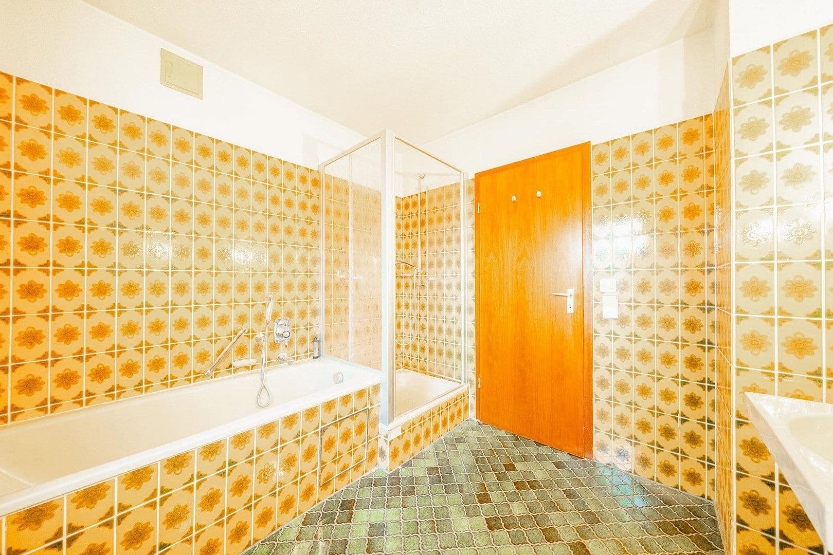 Prodej domu 178 m², pozemek 493 m², Kirchheim unter Teck, Bádensko-Württembersko Prodej domu 178 m², pozemek 493 m², Kirchheim unter Teck, Bádensko-Württembersko