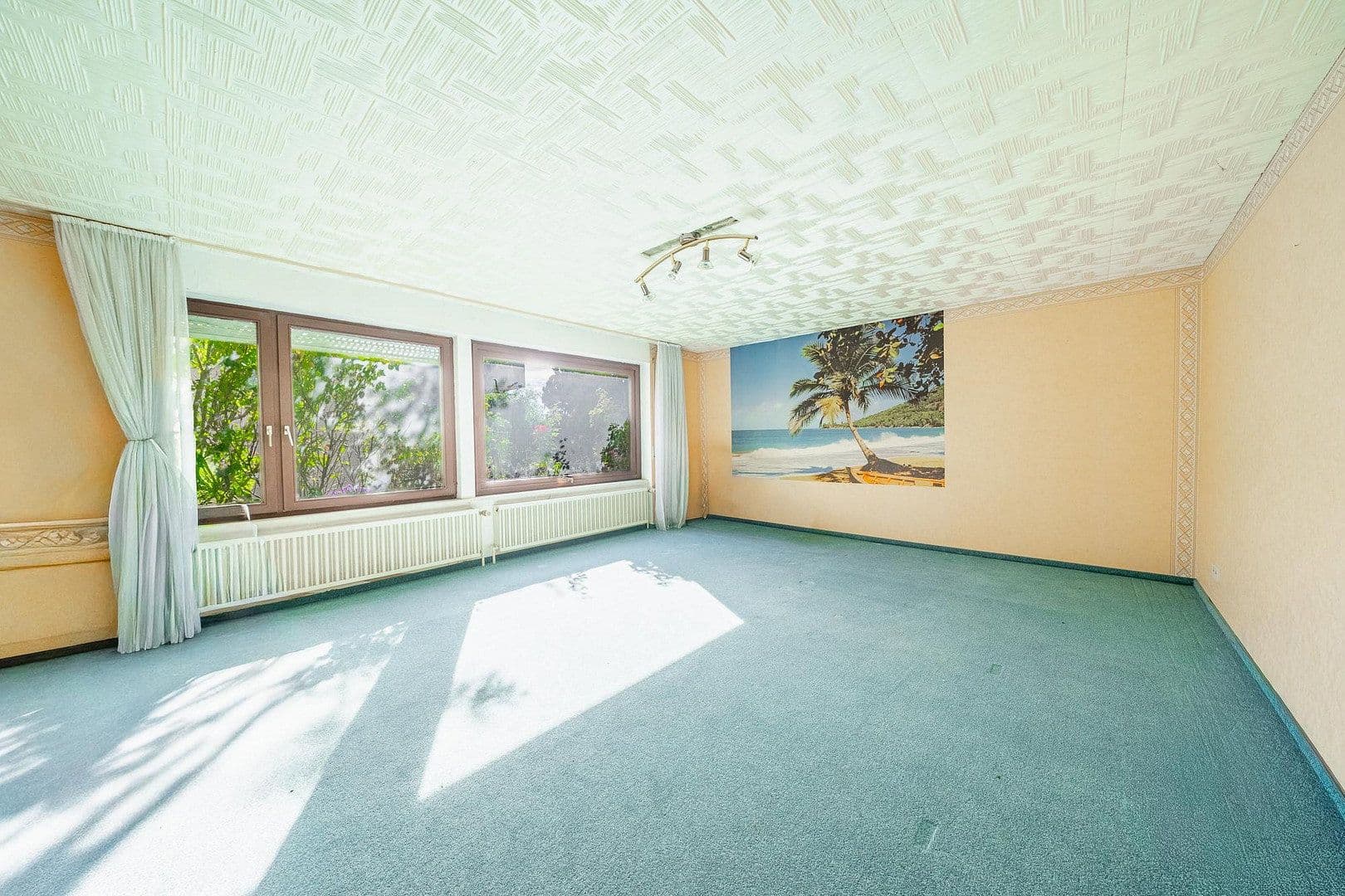 Prodej domu 178 m², pozemek 493 m², Kirchheim unter Teck, Bádensko-Württembersko Prodej domu 178 m², pozemek 493 m², Kirchheim unter Teck, Bádensko-Württembersko