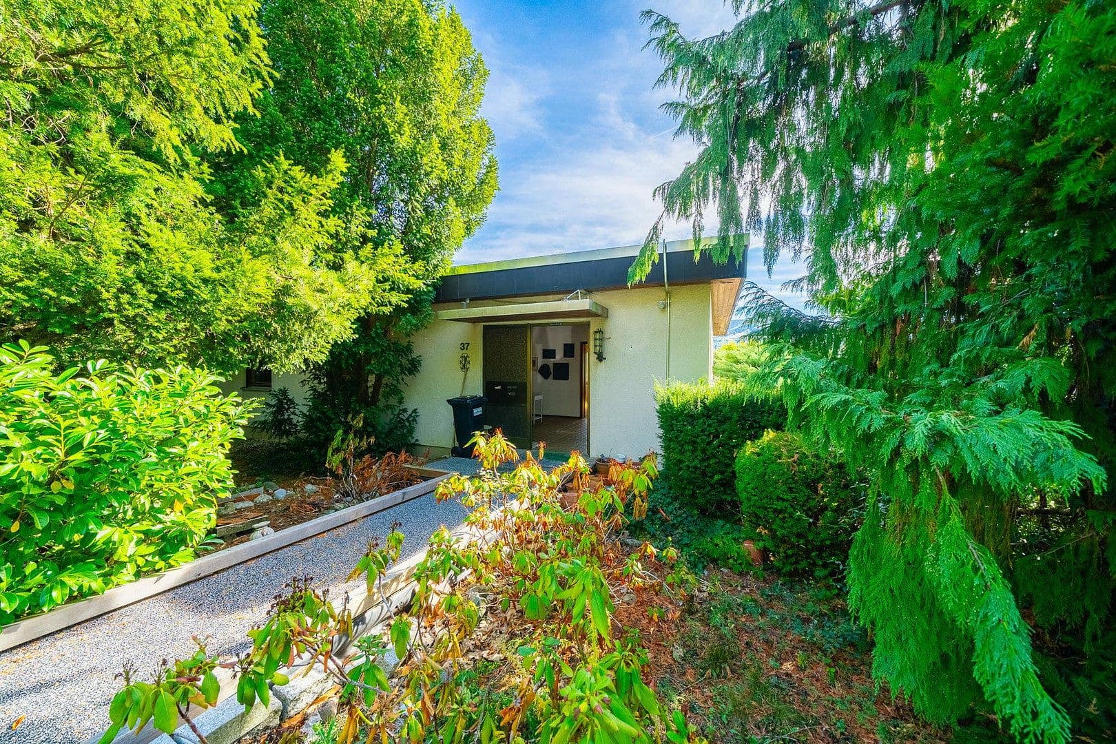 Prodej domu 178 m², pozemek 493 m², Kirchheim unter Teck, Bádensko-Württembersko Prodej domu 178 m², pozemek 493 m², Kirchheim unter Teck, Bádensko-Württembersko
