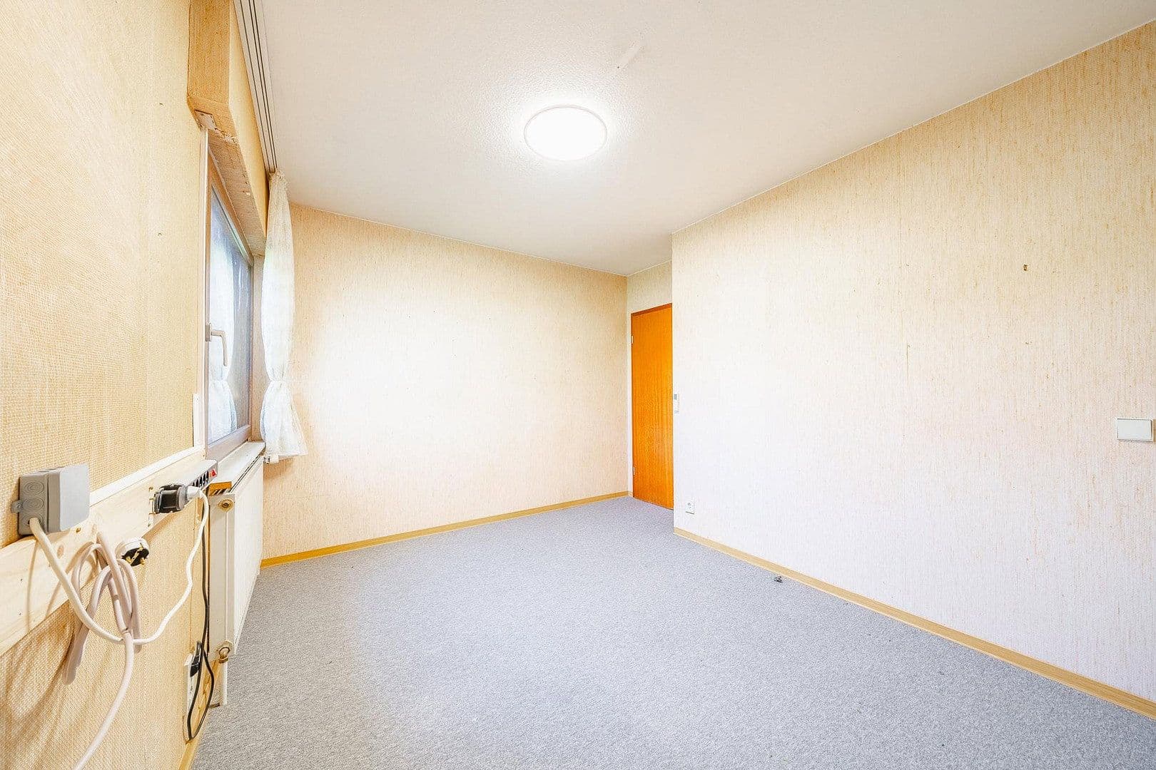 Prodej domu 178 m², pozemek 493 m², Kirchheim unter Teck, Bádensko-Württembersko Prodej domu 178 m², pozemek 493 m², Kirchheim unter Teck, Bádensko-Württembersko