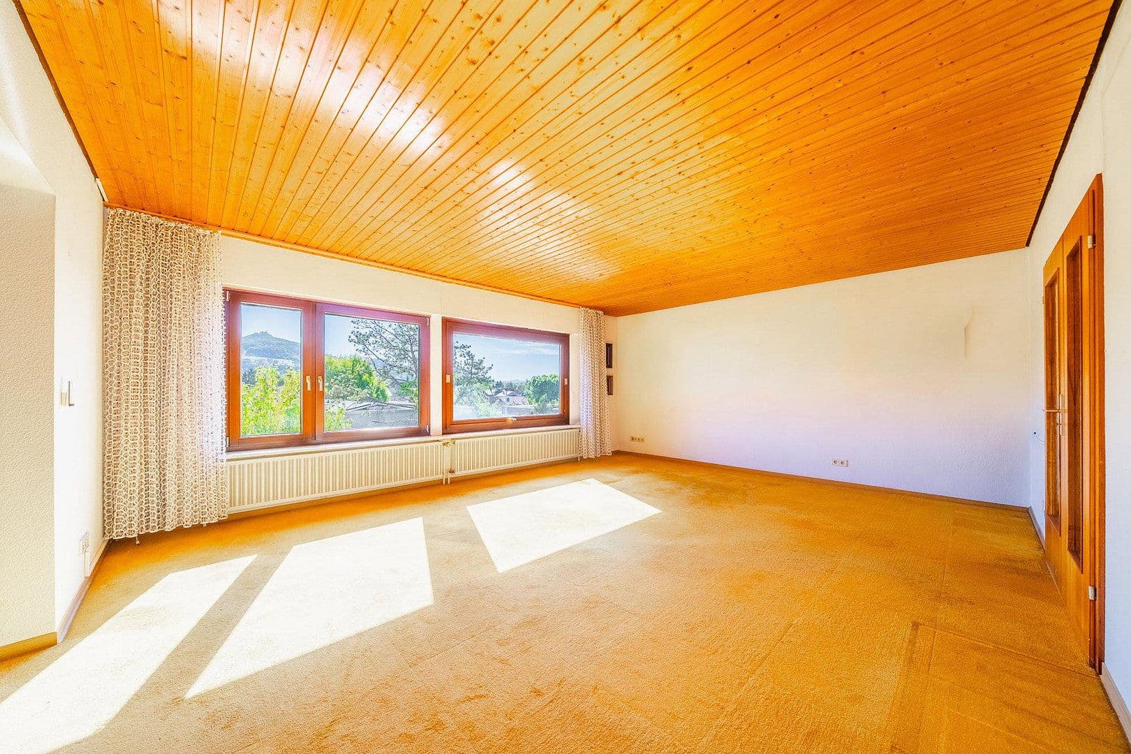 Prodej domu 178 m², pozemek 493 m², Kirchheim unter Teck, Bádensko-Württembersko Prodej domu 178 m², pozemek 493 m², Kirchheim unter Teck, Bádensko-Württembersko