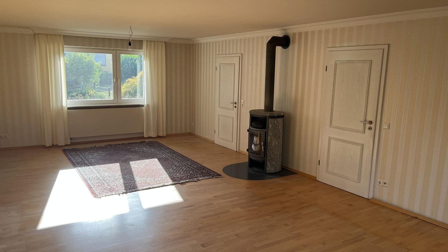 Prodej domu 244 m², pozemek 826 m², Schubertstraße 14, Straubenhardt, Bádensko-Württembersko Prodej domu 244 m², pozemek 826 m², Schubertstraße 14, Straubenhardt, Bádensko-Württembersko