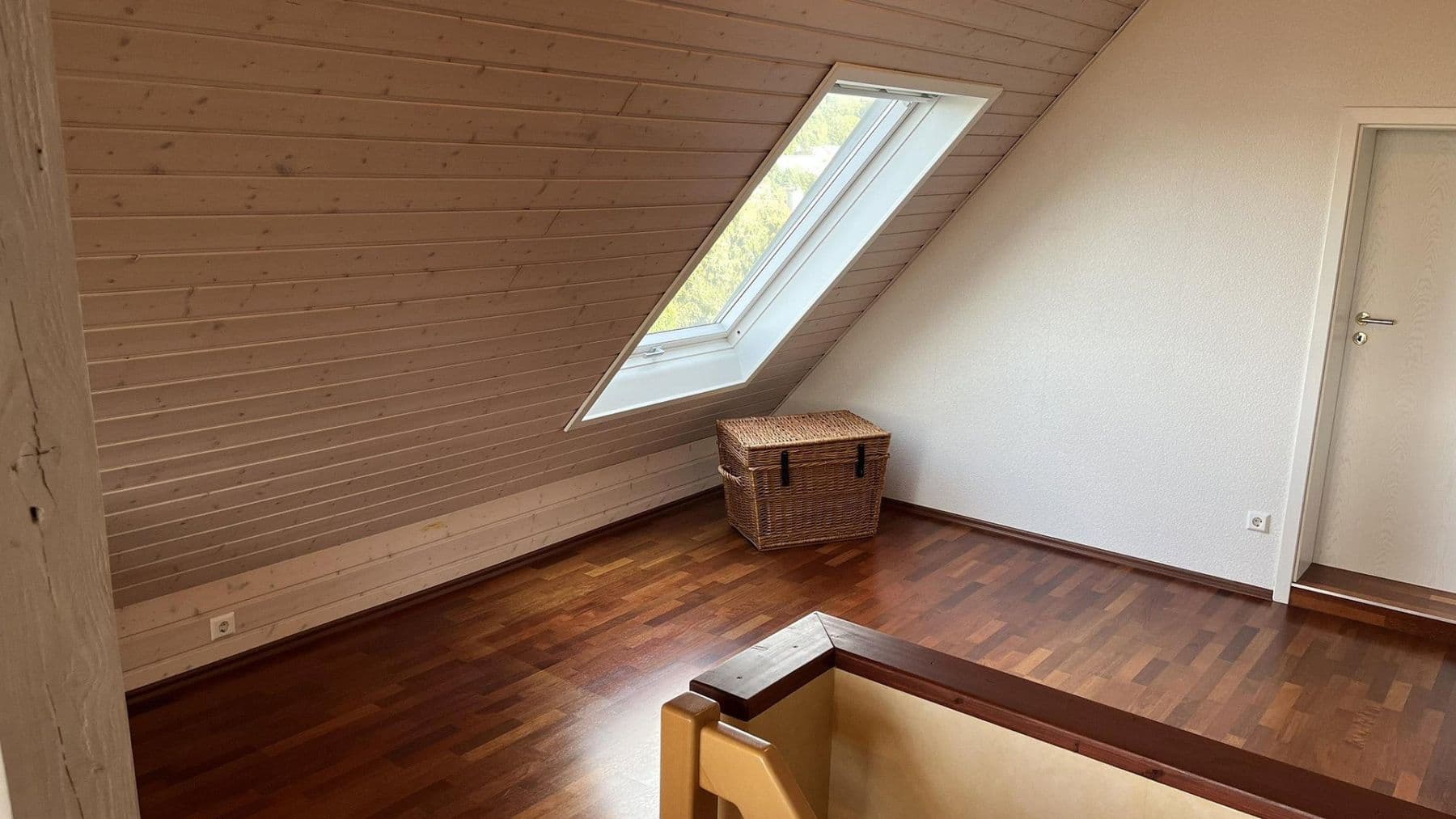 Prodej domu 244 m², pozemek 826 m², Schubertstraße 14, Straubenhardt, Bádensko-Württembersko Prodej domu 244 m², pozemek 826 m², Schubertstraße 14, Straubenhardt, Bádensko-Württembersko