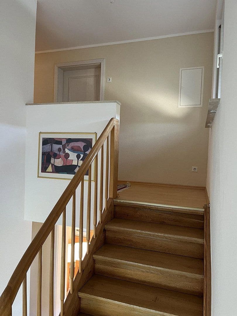 Prodej domu 244 m², pozemek 826 m², Schubertstraße 14, Straubenhardt, Bádensko-Württembersko Prodej domu 244 m², pozemek 826 m², Schubertstraße 14, Straubenhardt, Bádensko-Württembersko