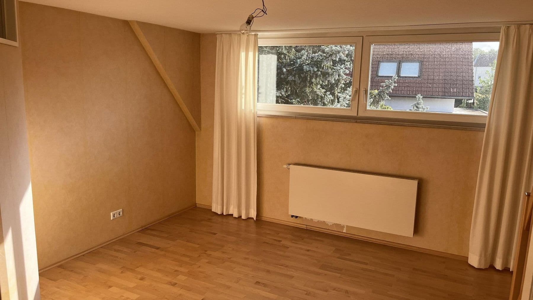 Prodej domu 244 m², pozemek 826 m², Schubertstraße 14, Straubenhardt, Bádensko-Württembersko Prodej domu 244 m², pozemek 826 m², Schubertstraße 14, Straubenhardt, Bádensko-Württembersko