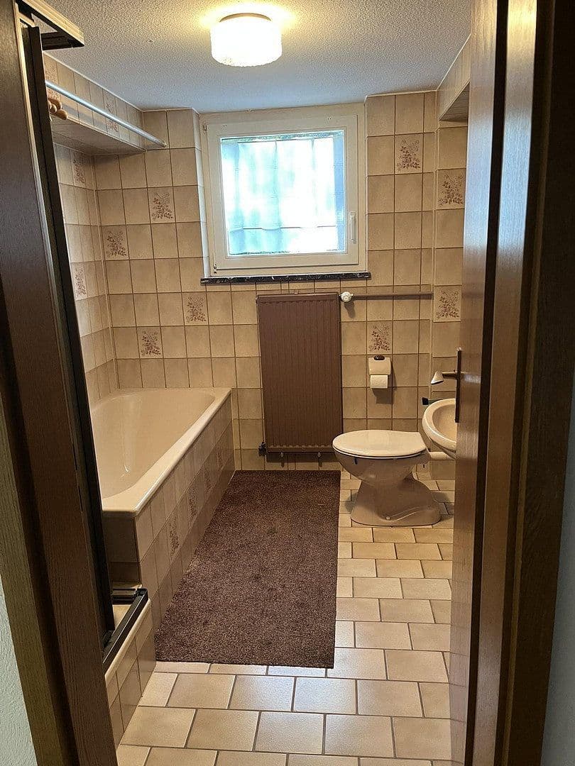 Prodej domu 244 m², pozemek 826 m², Schubertstraße 14, Straubenhardt, Bádensko-Württembersko Prodej domu 244 m², pozemek 826 m², Schubertstraße 14, Straubenhardt, Bádensko-Württembersko