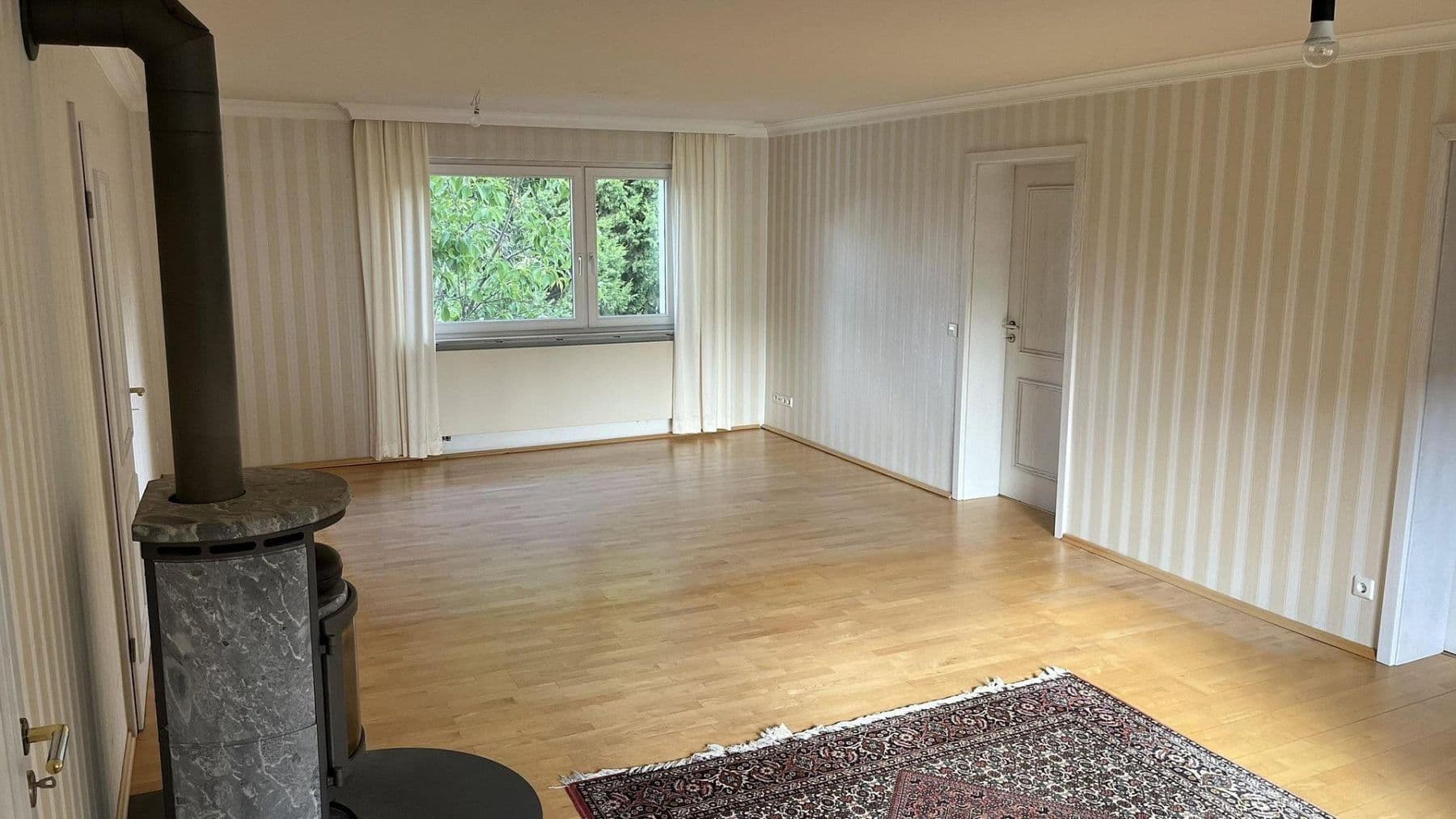 Prodej domu 244 m², pozemek 826 m², Schubertstraße 14, Straubenhardt, Bádensko-Württembersko Prodej domu 244 m², pozemek 826 m², Schubertstraße 14, Straubenhardt, Bádensko-Württembersko