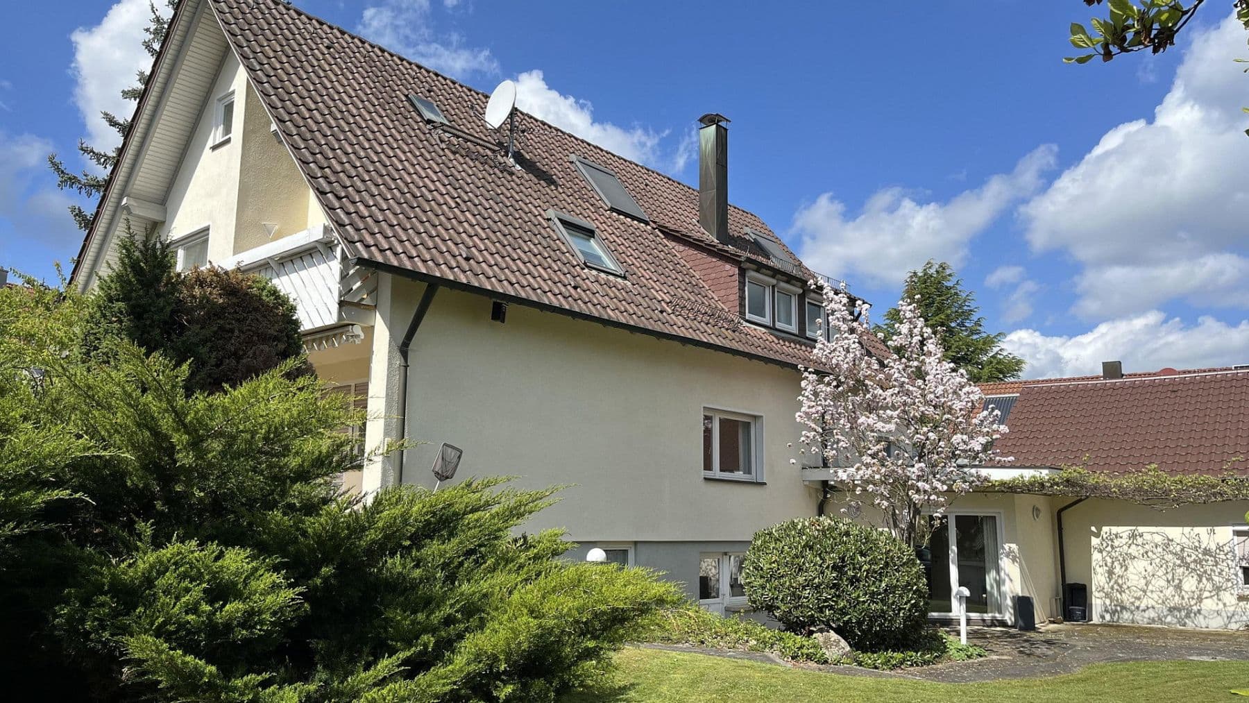 Prodej domu 244 m², pozemek 826 m², Schubertstraße 14, Straubenhardt, Bádensko-Württembersko Prodej domu 244 m², pozemek 826 m², Schubertstraße 14, Straubenhardt, Bádensko-Württembersko