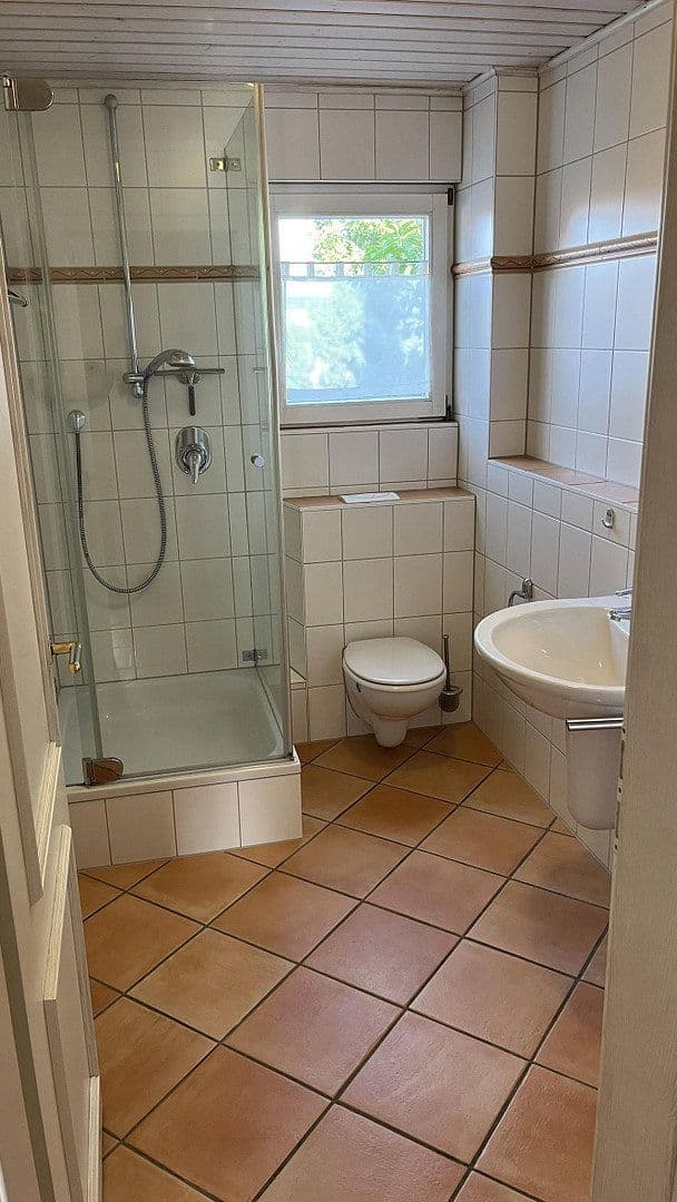 Prodej domu 244 m², pozemek 826 m², Schubertstraße 14, Straubenhardt, Bádensko-Württembersko Prodej domu 244 m², pozemek 826 m², Schubertstraße 14, Straubenhardt, Bádensko-Württembersko