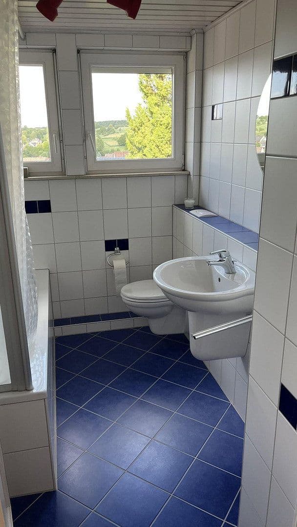 Prodej domu 244 m², pozemek 826 m², Schubertstraße 14, Straubenhardt, Bádensko-Württembersko Prodej domu 244 m², pozemek 826 m², Schubertstraße 14, Straubenhardt, Bádensko-Württembersko