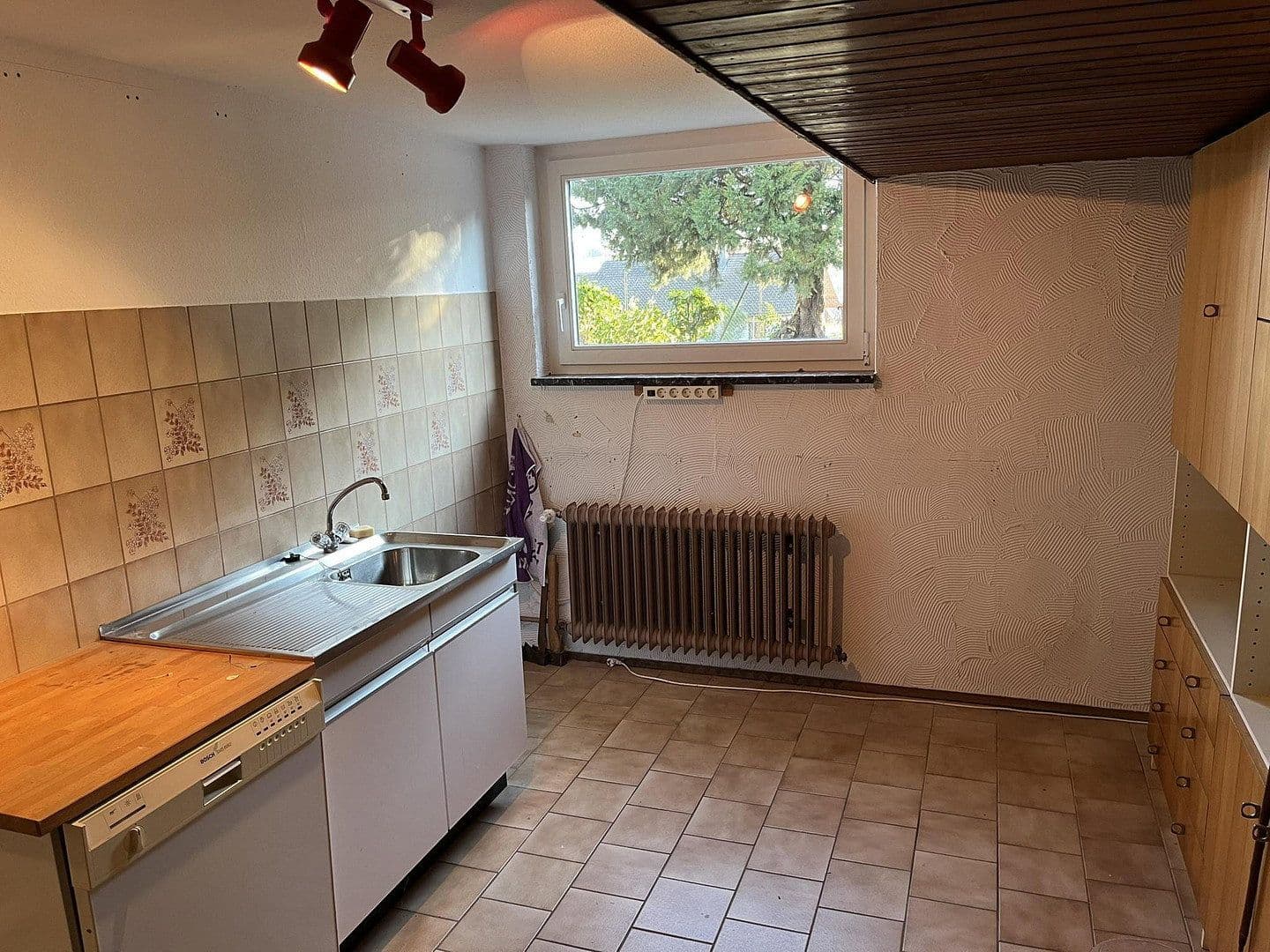 Prodej domu 244 m², pozemek 826 m², Schubertstraße 14, Straubenhardt, Bádensko-Württembersko Prodej domu 244 m², pozemek 826 m², Schubertstraße 14, Straubenhardt, Bádensko-Württembersko