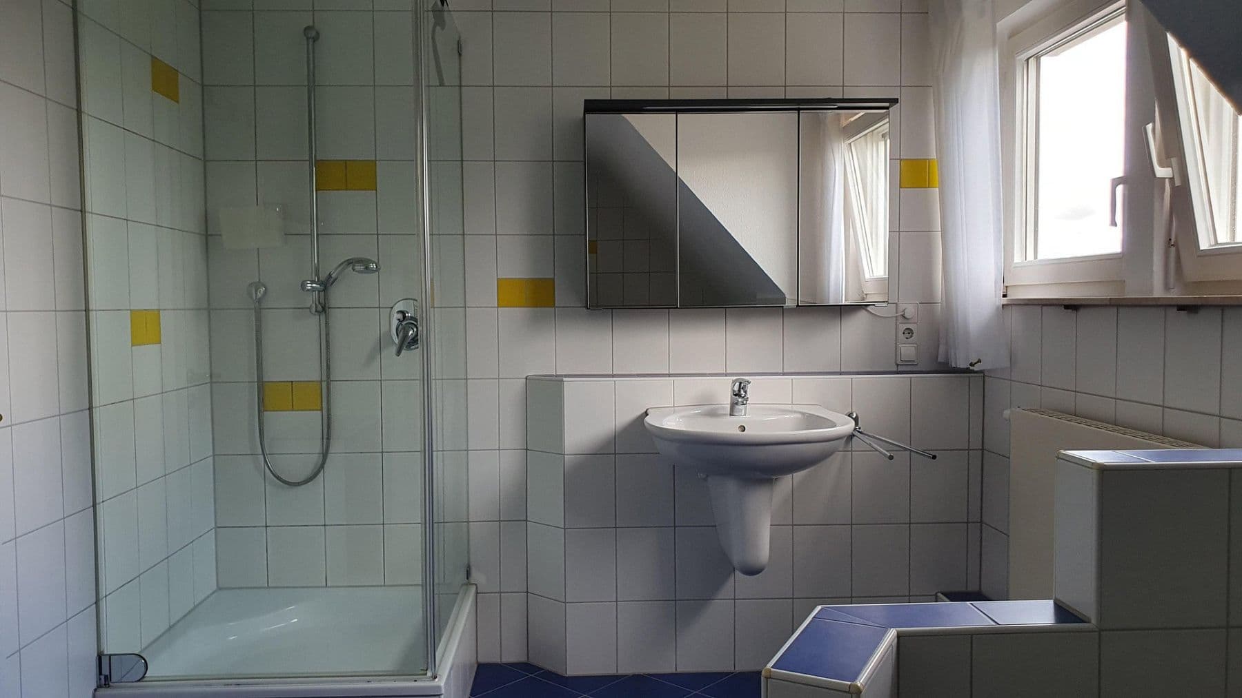 Prodej domu 244 m², pozemek 826 m², Schubertstraße 14, Straubenhardt, Bádensko-Württembersko Prodej domu 244 m², pozemek 826 m², Schubertstraße 14, Straubenhardt, Bádensko-Württembersko