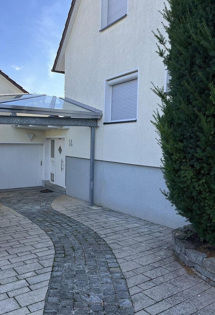 Prodej domu 244 m², pozemek 826 m², Schubertstraße 14, Straubenhardt, Bádensko-Württembersko Prodej domu 244 m², pozemek 826 m², Schubertstraße 14, Straubenhardt, Bádensko-Württembersko
