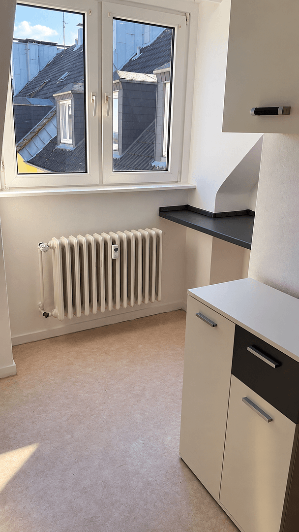 Pronájem bytu 3+1 73 m², Moltkestr. 1-5, Cáchy, Severní Porýní-Vestfálsko Pronájem bytu 3+1 73 m², Moltkestr. 1-5, Cáchy, Severní Porýní-Vestfálsko