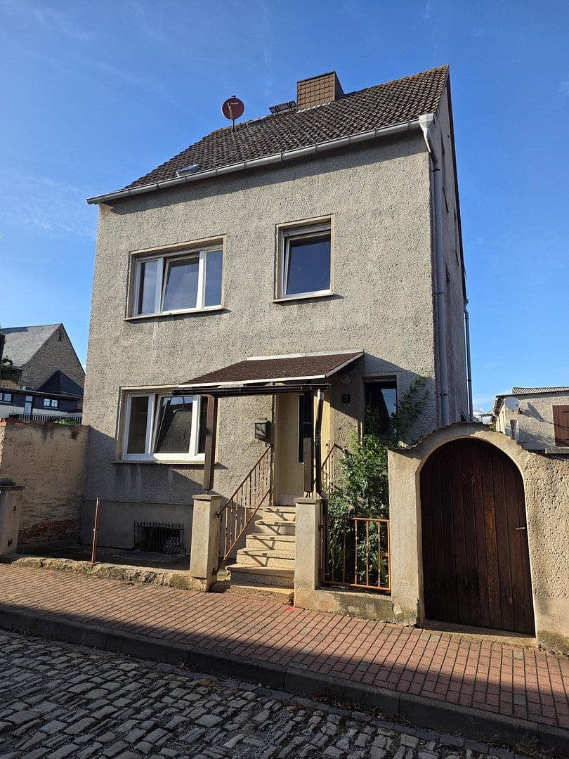 Prodej domu 120 m², pozemek 342 m², Kirchstraße 3, Roßleben-Wiehe, Durynsko Prodej domu 120 m², pozemek 342 m², Kirchstraße 3, Roßleben-Wiehe, Durynsko