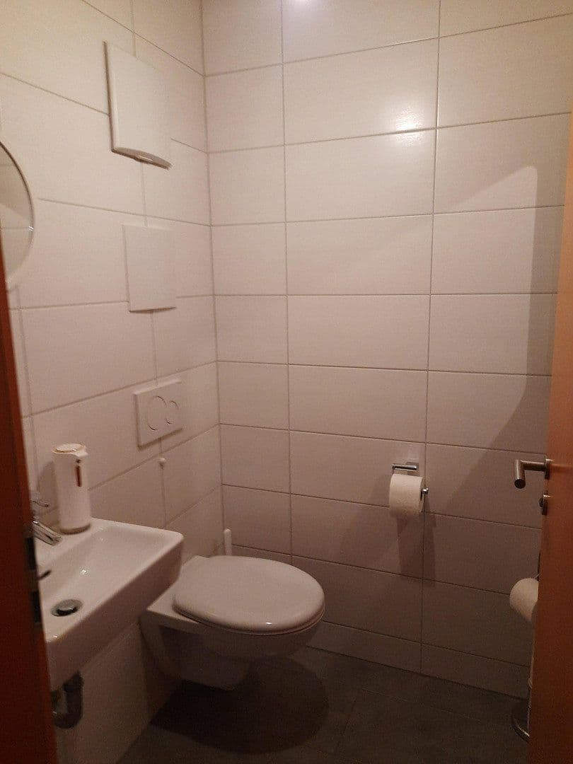 Pronájem bytu 4+1 103 m², Neuffen, Bádensko-Württembersko Pronájem bytu 4+1 103 m², Neuffen, Bádensko-Württembersko