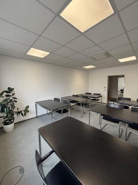 Pronájem kanceláře 250 m², Wilhelmstr. 78, Reilingen, Bádensko-Württembersko Pronájem kanceláře 250 m², Wilhelmstr. 78, Reilingen, Bádensko-Württembersko